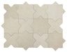 Produktabbildung der Dohar Sands Star & Cross Wand- und Bodenfliesen mit dekorativem geometrischem Design in warmen, von Sand inspirierten Farbtönen. Die Aufnahme zeigt das charakteristische ineinandergreifende Muster sowie die dezente Oberflächenstruktur der Kollektion.