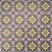Kuba Havana Mini Feinsteinzeugfliesen im marokkanischen Stil im Format 15 × 15 cm, in einem wiederholten geometrischen Muster mit navyfarbenem Grund und Details in Rosa, Grün und Senf verlegt. Das Arrangement zeigt die feinen Enkaustik-Motive und die markante dekorative Symmetrie.