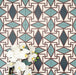 Abstrakter Iris Musterfliese im Format 20 × 20 cm, in einem wiederholten Raster verlegt, um das detailreiche geometrische Design zu zeigen. Sanfte Petrol- und Cremetöne stehen im Kontrast zu tiefblauen Rautenmotiven und feinen roten Details und ergeben ein ausdrucksstarkes, dekoratives Muster – ideal für Akzentwände, Bodenflächen oder ausdrucksstarke Küchenrückwände.