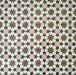 Kuba Tanane Feinsteinzeugfliesen im marokkanischen Stil, verlegt in einem wiederholten geometrischen Muster mit tiefgrünen Sternen, roséfarbenen Achtecken, klaren weißen Formen und warmen braunen Akzenten über mehrere Fliesen im Format 20 × 20 cm.