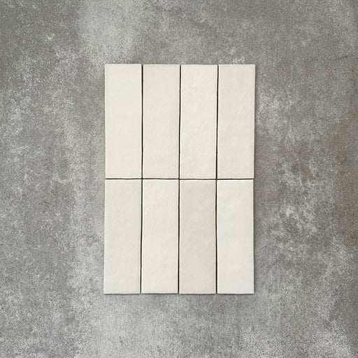 Zellige Kreideweiß Matt Riemchenfliesen im marokkanischen Stil im Format 6,5 × 20 cm, mit sanfter kreideweißer, matter Glasur und dezenter handgefertigter Oberflächenvariation.