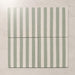 Pinstripes Jade Green Feinsteinzeugfliese im Format 20 × 20 cm im Moroccan Style mit sanftem jadegrün-weißem Streifendesign, das ein zeitloses lineares Muster schafft und Wänden sowie Böden Farbe, Charakter und visuelles Interesse verleiht.