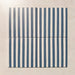 Skinny Pinstripes Blue Feinsteinzeugfliese im Format 20 × 20 cm im Moroccan Style mit markantem blau-weißem Streifendesign, das ein modernes lineares Muster schafft und Wänden sowie Böden Farbe, Dynamik und visuelles Interesse verleiht.