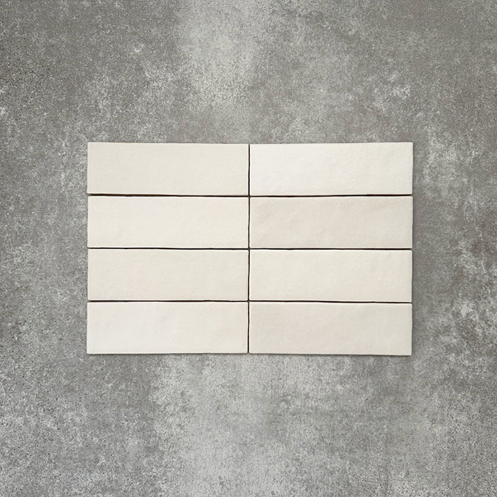 Zellige Kreideweiß Matt Riemchenfliesen im marokkanischen Stil im Format 6,5 × 20 cm, mit sanfter kreideweißer, matter Glasur und feiner handwerklicher Oberflächenvariation.