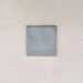 Zellige Sky Blue Matt Wandfliesen im Format 10 × 10 cm im Moroccan Style, in sanften Himmelblautönen mit dezenten Farbvariationen und matter Oberfläche, die den handgefertigten Charakter und die authentische Ausstrahlung der Kollektion hervorheben.