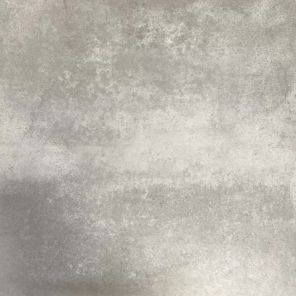 Video mit Fez Messe Feinsteinzeugfliesen im marokkanischen Stil, mit einem sich wiederholenden geometrischen Sternmuster in sanftem Blau, Terrakotta, Grau und Creme.