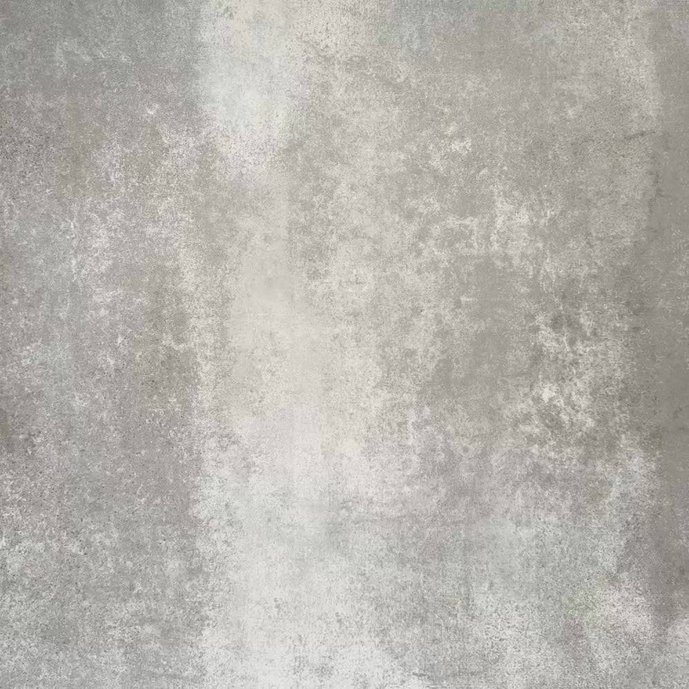 Video mit Zellige Rosa Nebel Ziegel Keramikfliesen im marokkanischen Stil im Format 6,5 × 20 cm, in sanften Rosa- und Blushtönen. Die Fliesen werden im Fischgrätmuster auf einem strukturierten grauen Hintergrund angeordnet, um die glänzende Glasur, die feine Farbvariation und die handgefertigte Zellige-Optik hervorzuheben.