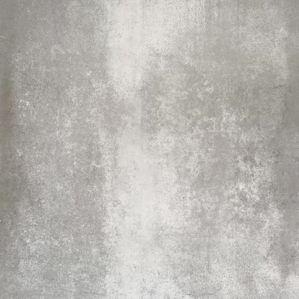 Video mit Saigon Weiß Brick Wandfliesen im marokkanisch inspirierten Stil. Glänzende Keramikfliesen im Format 5,1 × 16,1 cm in sanften Weißtönen, das die Oberflächenstruktur und die feine Farbvariation hervorhebt.