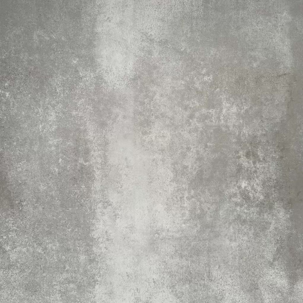 Video mit Zellige Beige Quadratfliesen, im schlichten Raster verlegt, mit glänzend weißem Finish, dezenter tonaler Variation und sanft unregelmäßigen Kanten.